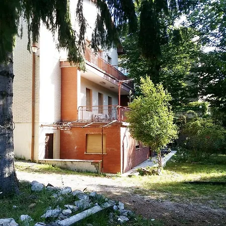 Tra I Castagni